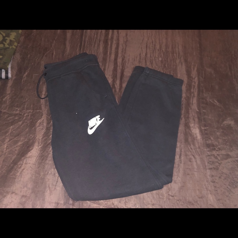 NIKE Sweatpants